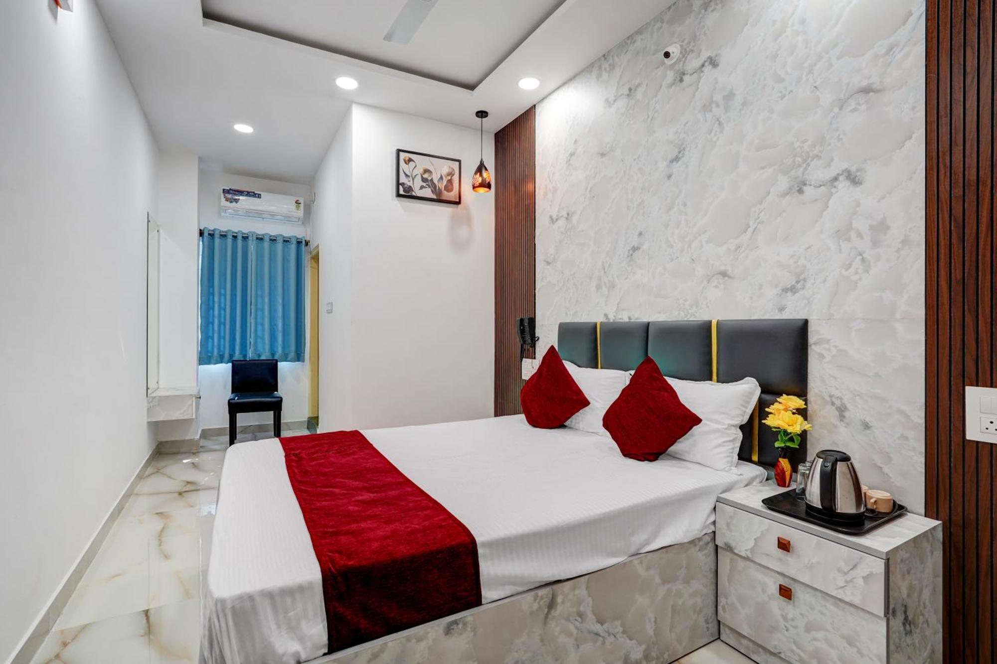 Hotel Sky Blue And Suites บังกาลอร์ ภายนอก รูปภาพ