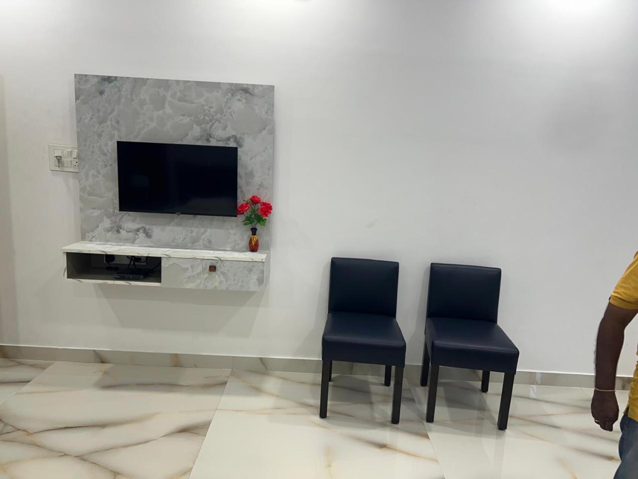 Hotel Sky Blue And Suites บังกาลอร์ ภายนอก รูปภาพ